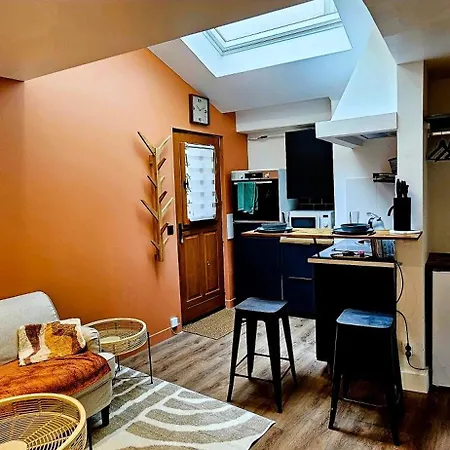 La Cachette Oubliee *